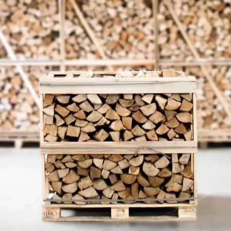Hainbuche Brennholz Kammergetrocknet Gespalten 25 cm Halbe Palette